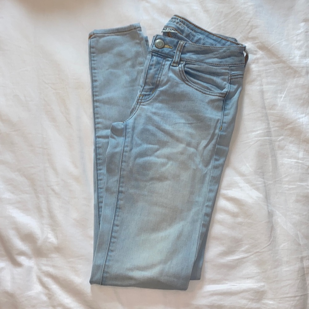 American Eagle light wash jeans